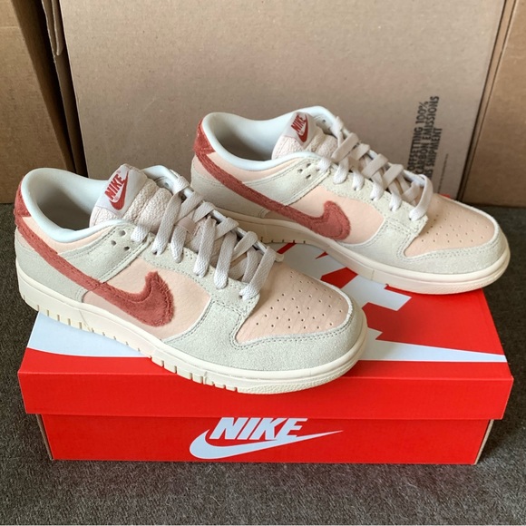 Dunk Low ‘Terry Swoosh’ - Picture 5 of 14